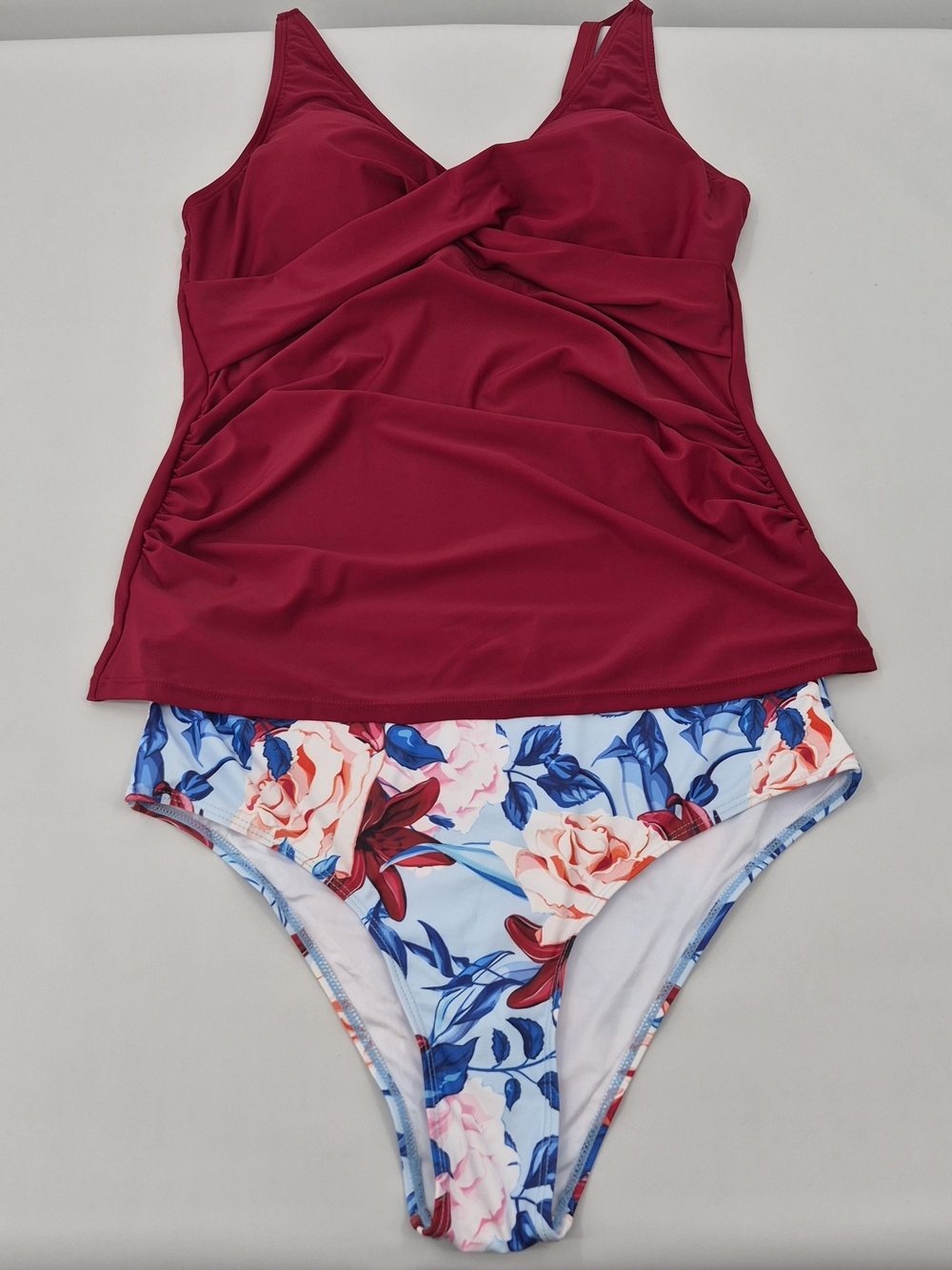 Women's Summer Mae Two Piece Swim Suit Size XL Red Blue Floral